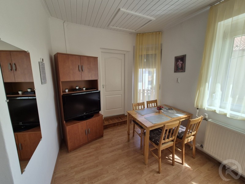 Roxanna Apartman Jula 710730 thumb