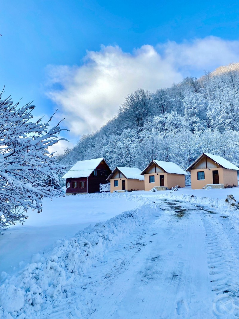 Mădălin Holiday Chalet Pietroasa 683854 thumb