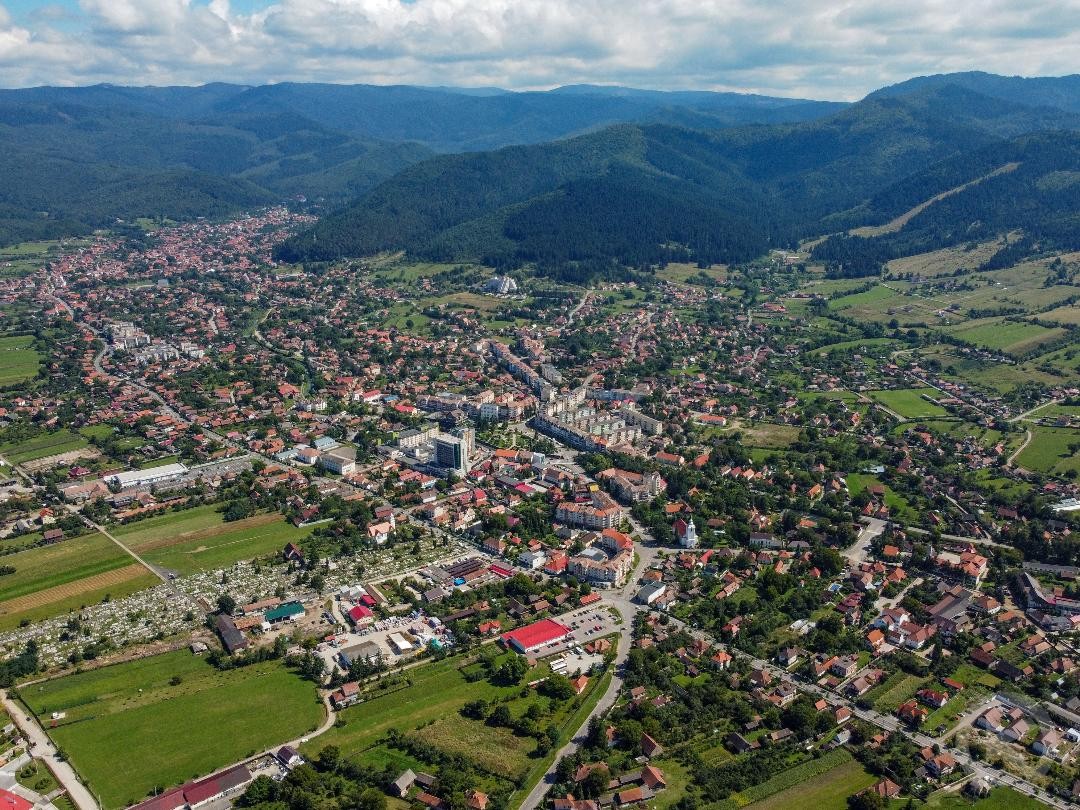 Prezentarea orașului Covasna &ndash; atracții turistice, bogății naturale și programe de weekend &icirc;n Covasna (județul Covasna)